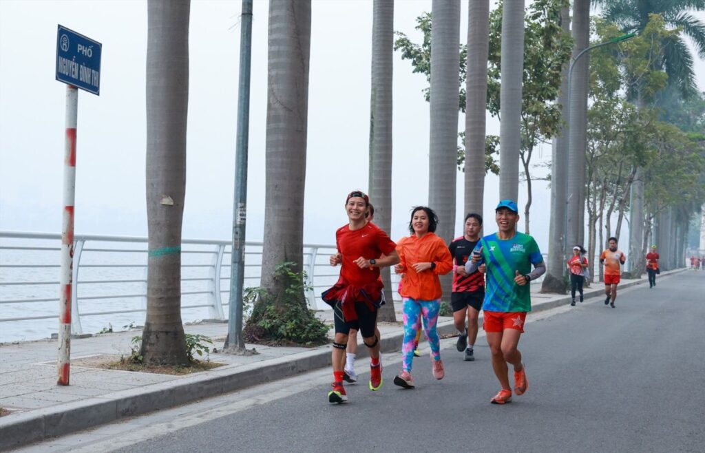 vietnamese people jogging