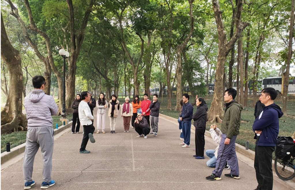 vietnamese meeting for morning tai chi