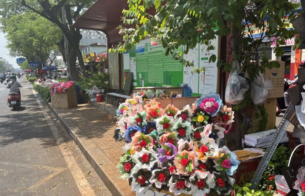 buy flowers for Women’s Day and Mother’s Day in Vietnam