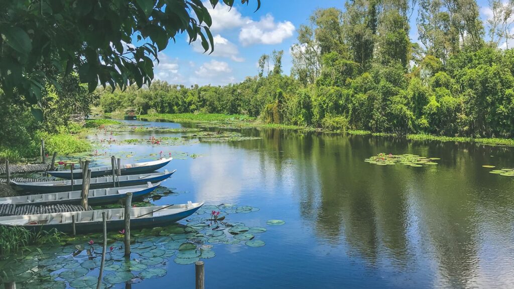 ideal time for visiting floating villages in Vietnam