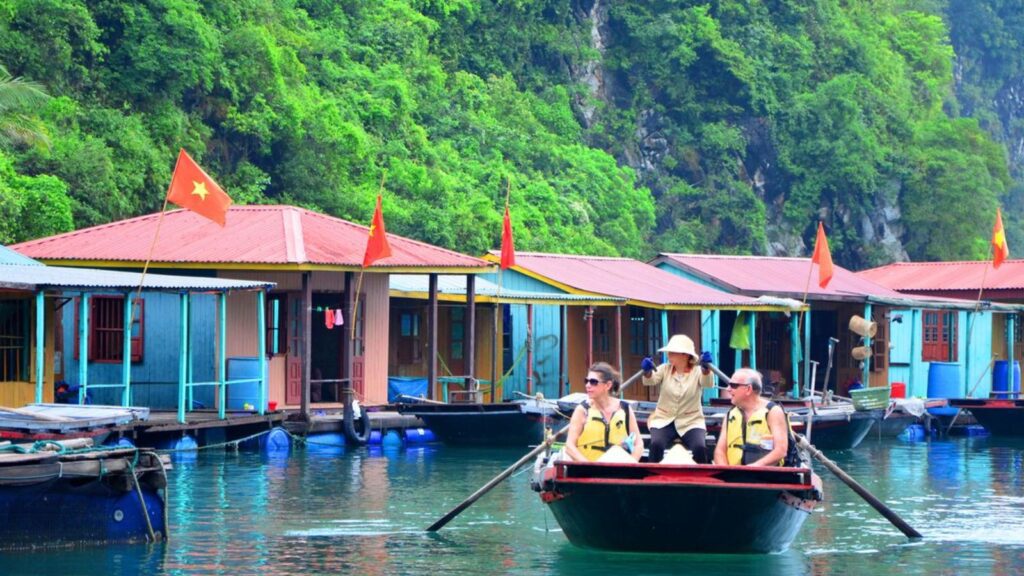 pratice tips for visiting halong bay