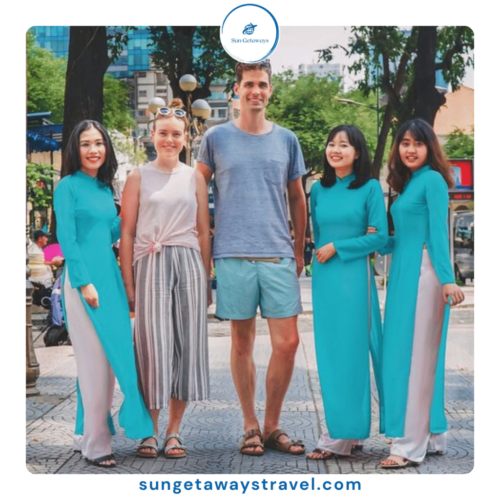 Local Guide vs Tour Guide in Vietnam: Pros and Cons