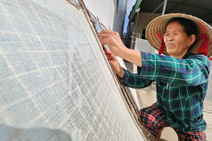 Phong Phu Village: paper making village in Vietnam