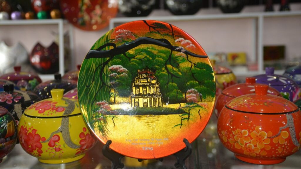 lacquerware as traditional gifts from Vietnam