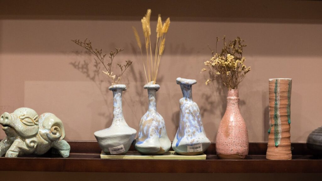 ceramics as traditional gifts from Vietnam