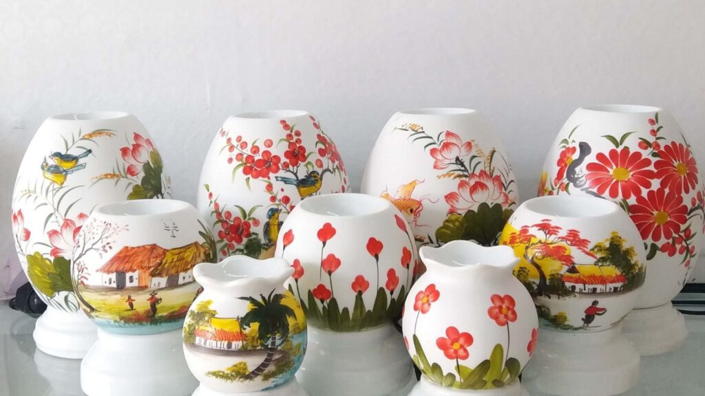 traditional gifts from Vietnam with ceramics