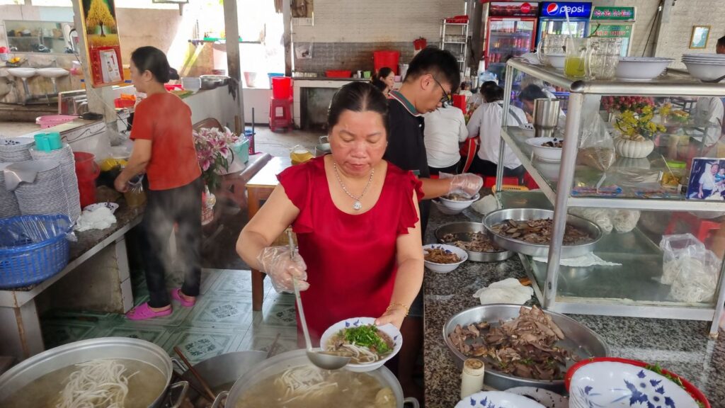Vietnam thick noodle soup street stall