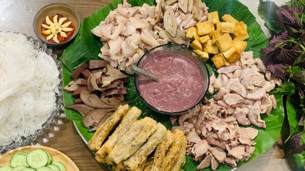 what is Vietnamese Bun dau mam tom