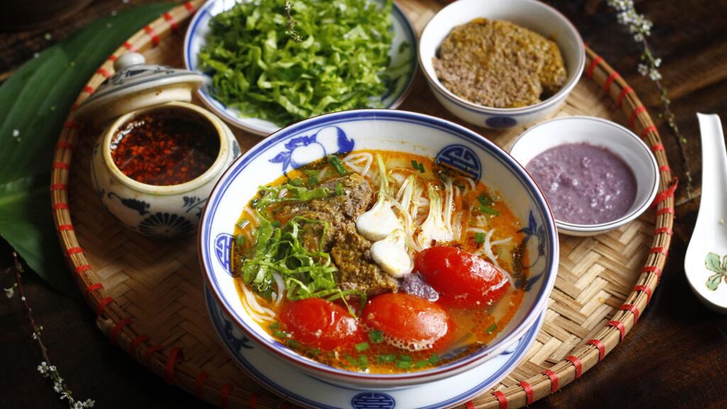 crab noodle soup with shrimp paste