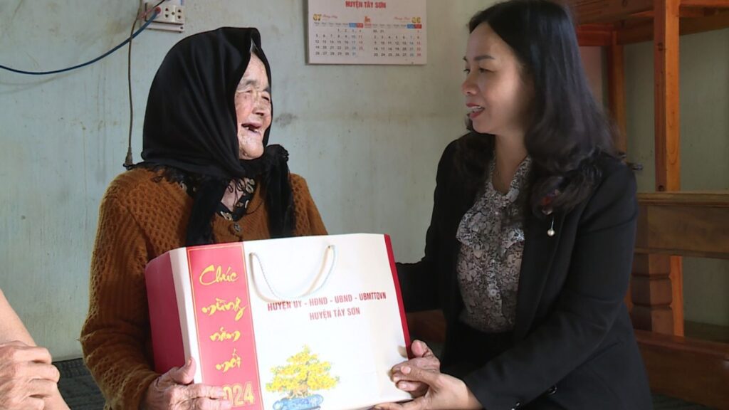 Vietnamese gift culture for the elders