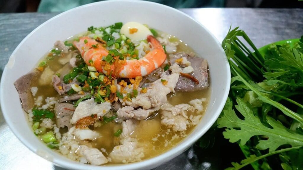 try the Vietnamese hu tieu