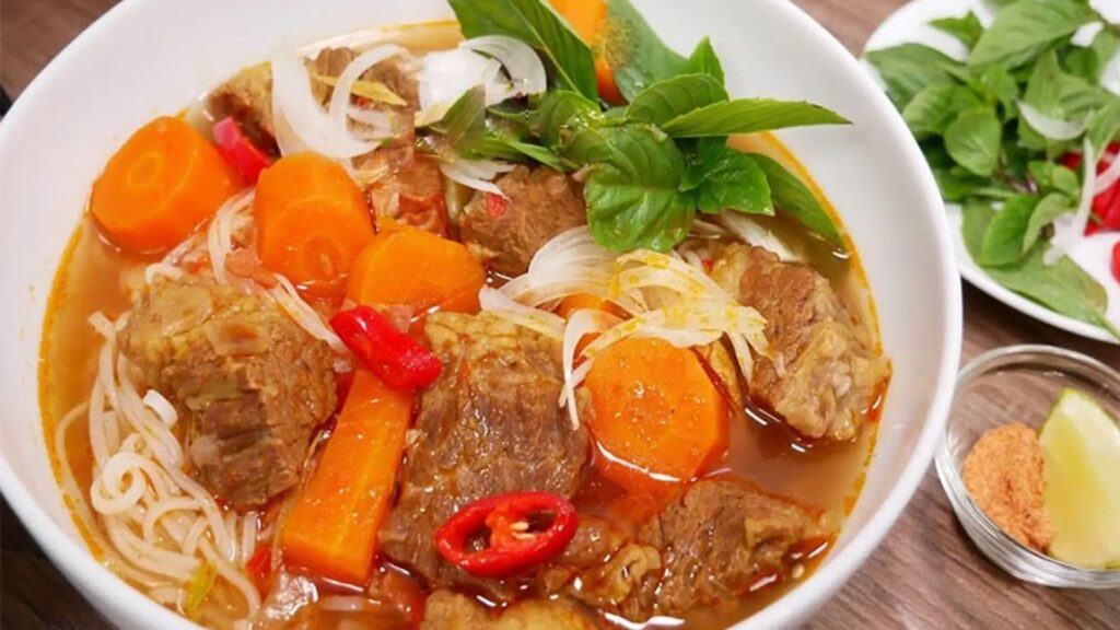 vietnam beef stew noodle