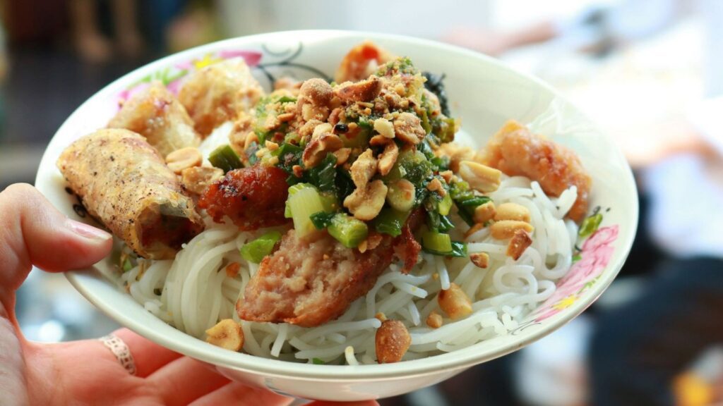vietnamese noodle dishes bun thit nuong