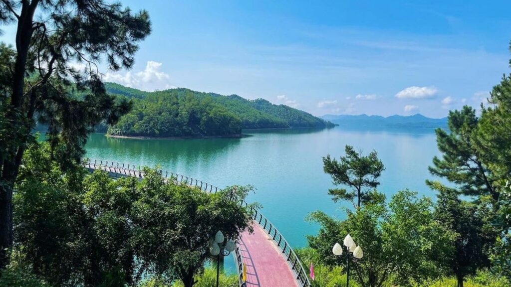 explore the Ke Go Nature Reserve