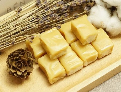 candy making in Vietnam