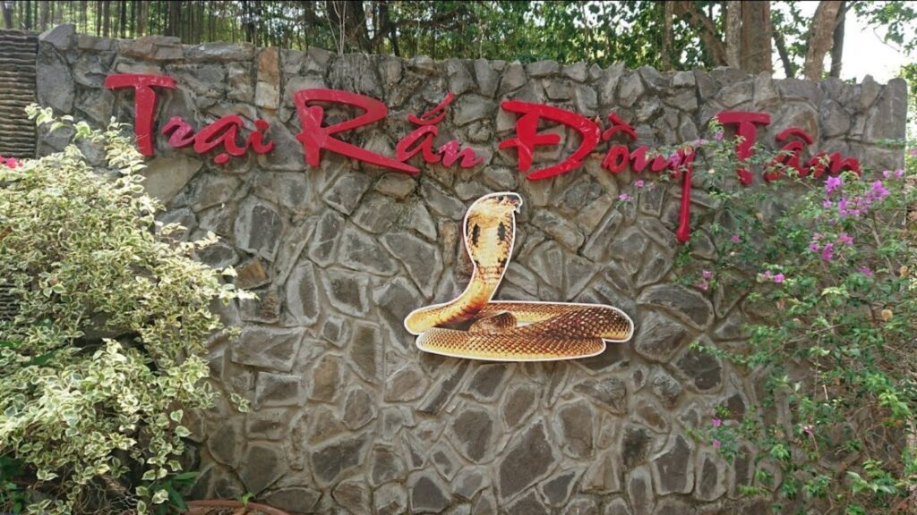 visit Dong Tam Snake Farm