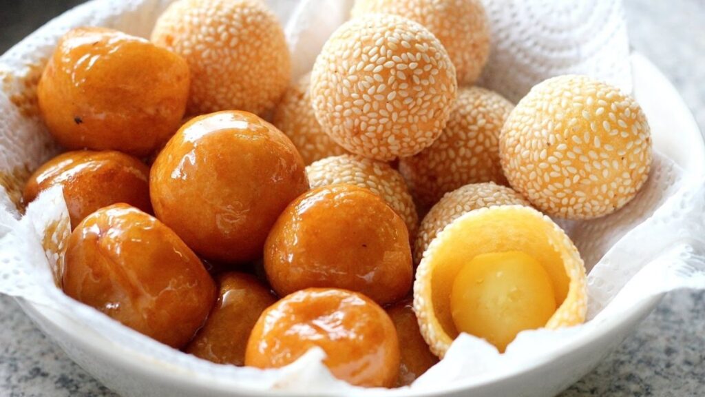 sweet cakes in Vietnam banh cam