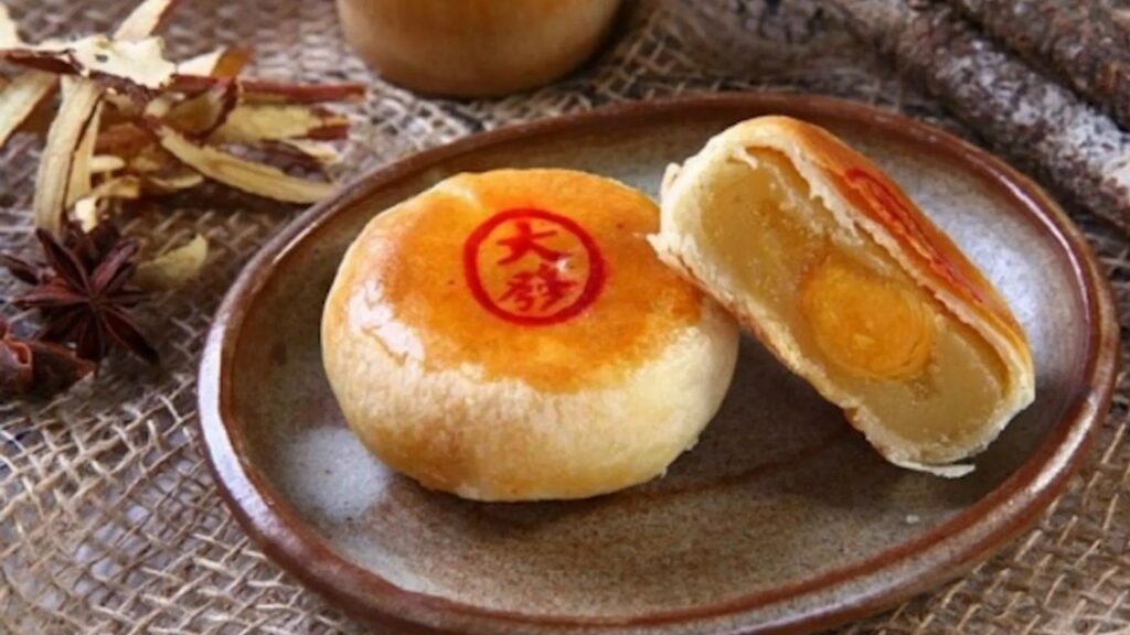 try Vietnamese pia cake