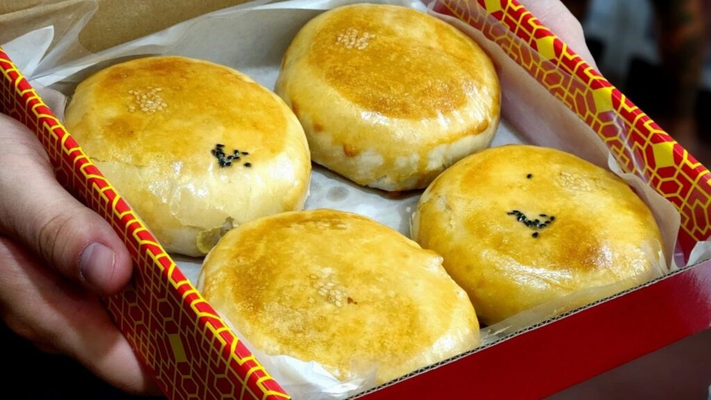 vietnam banh pia food tour