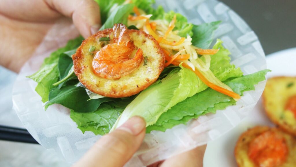 vietnam banh khot 