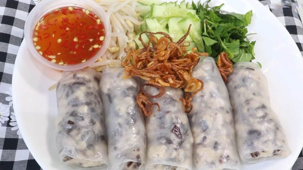 try the Vietnamese steamed rice rolls