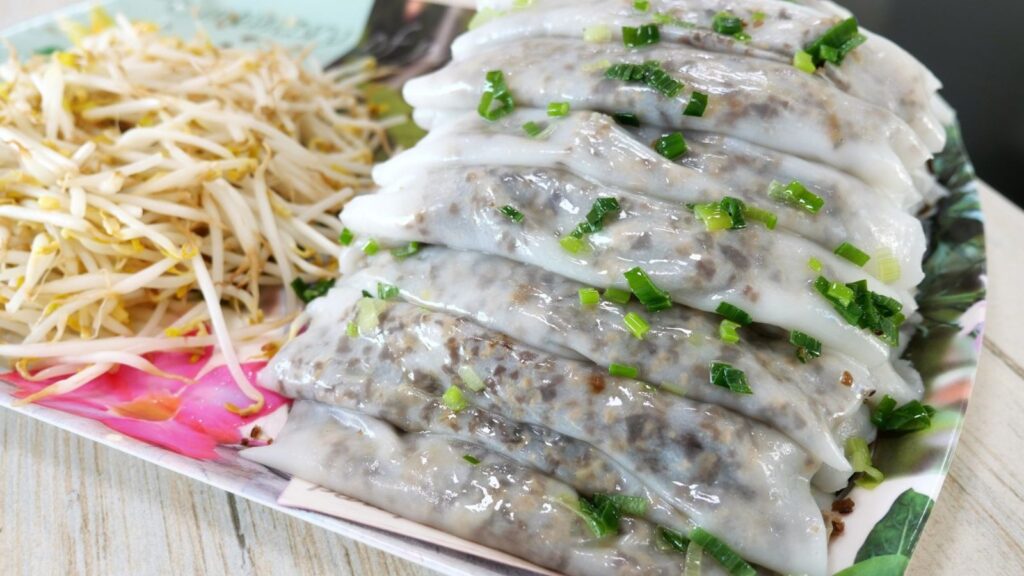 Vietnamese steamed rice rolls food tour