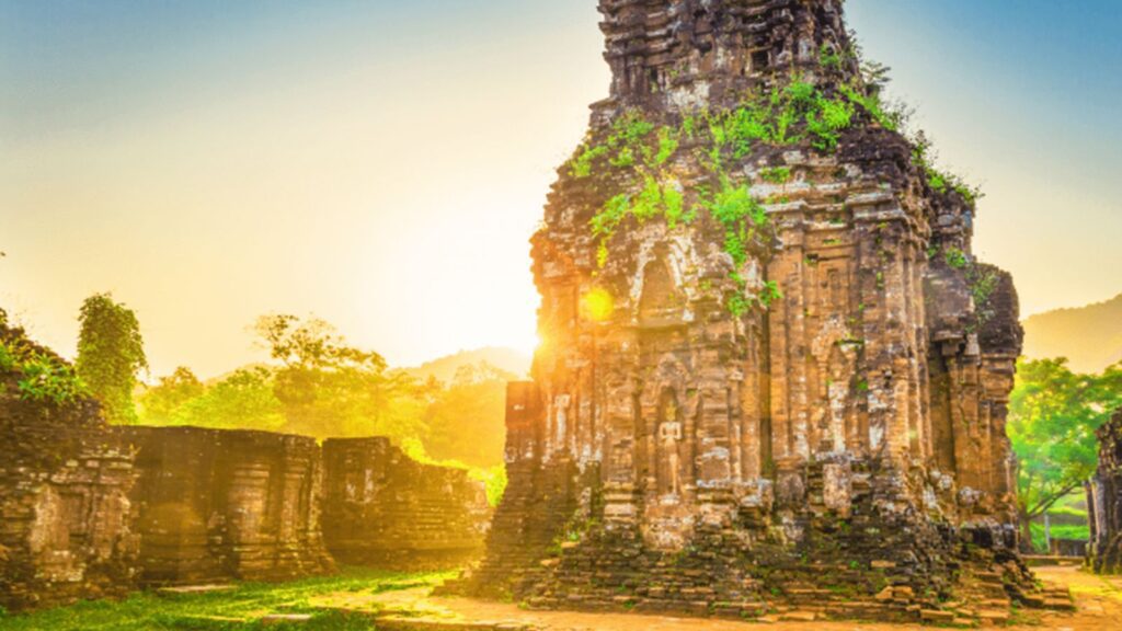 explore the famous towers in Vietnam