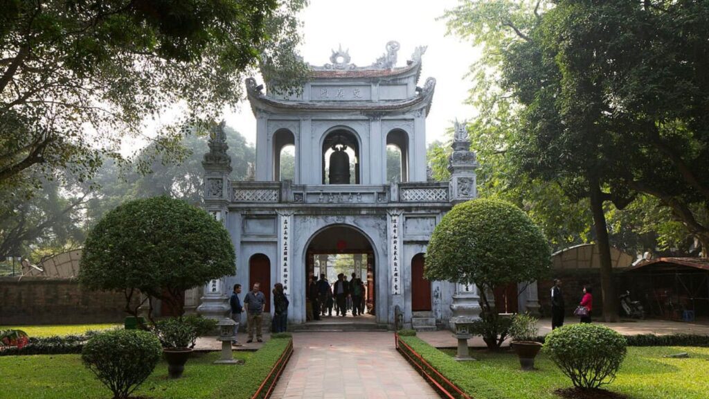 visit historic buildings in Vietnam