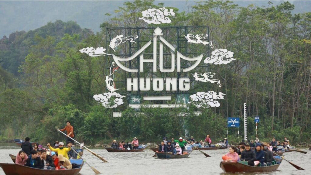 visit perfume pagoda in vietnam