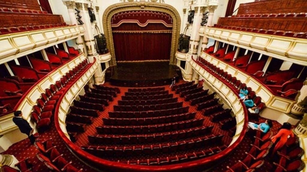 explore the opera houses in Vietnam