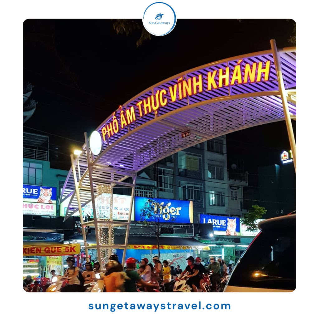 seafood restaurants in Ho Chi Minh City, district 4, vinh khanh street