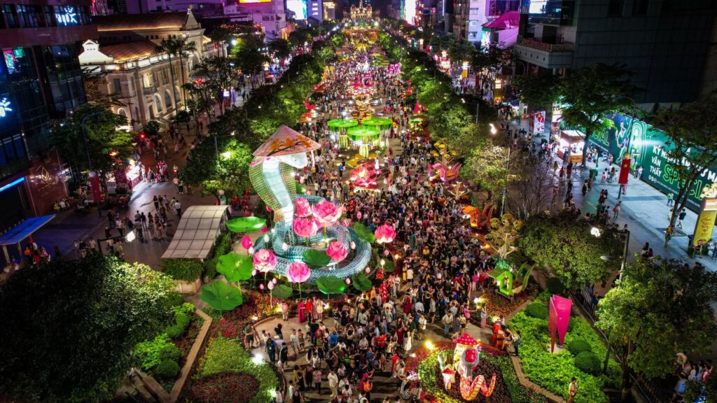 nguyen hue flower street