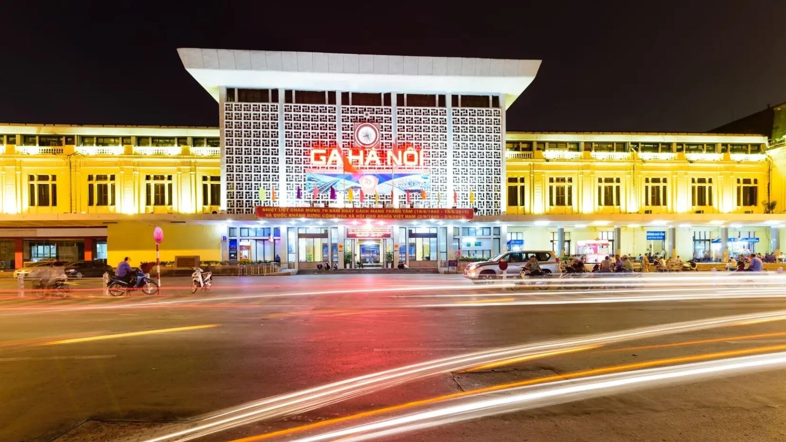 famous train stations in Vietnam