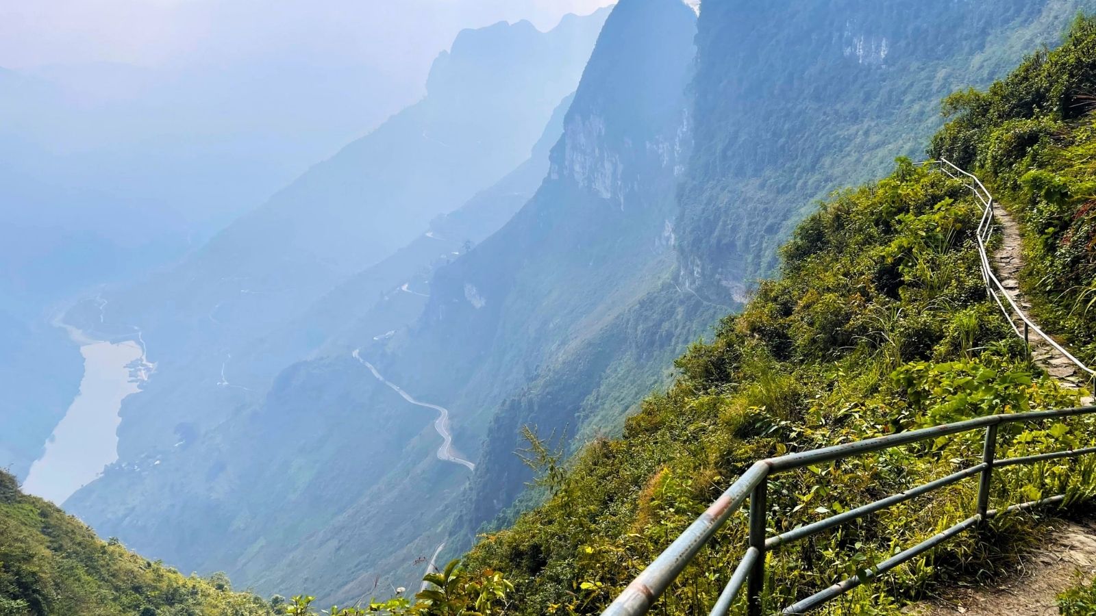 sky paths in ha giang