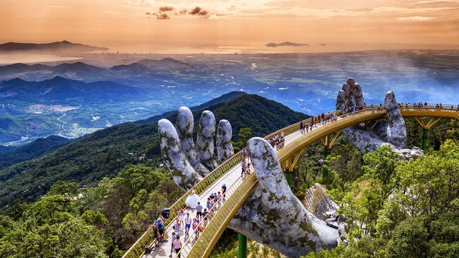 tourist bridges in Vietnam