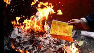 Vietnamese paper offerings