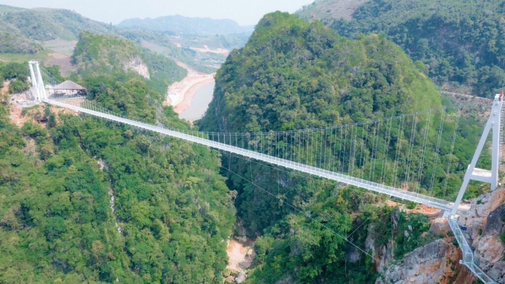 explore the tourist bridges in Vietnam