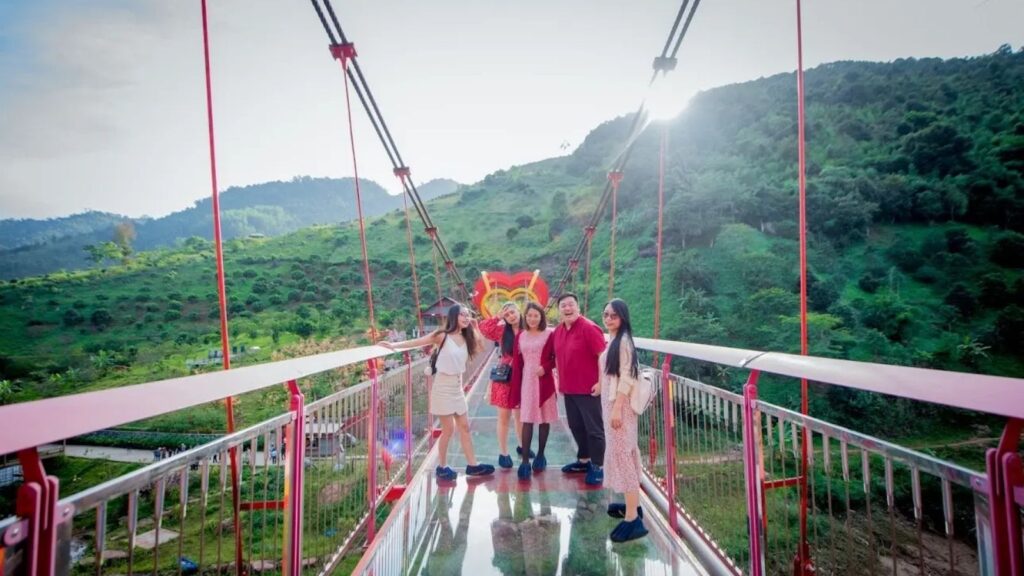 love glass bridge vietnam