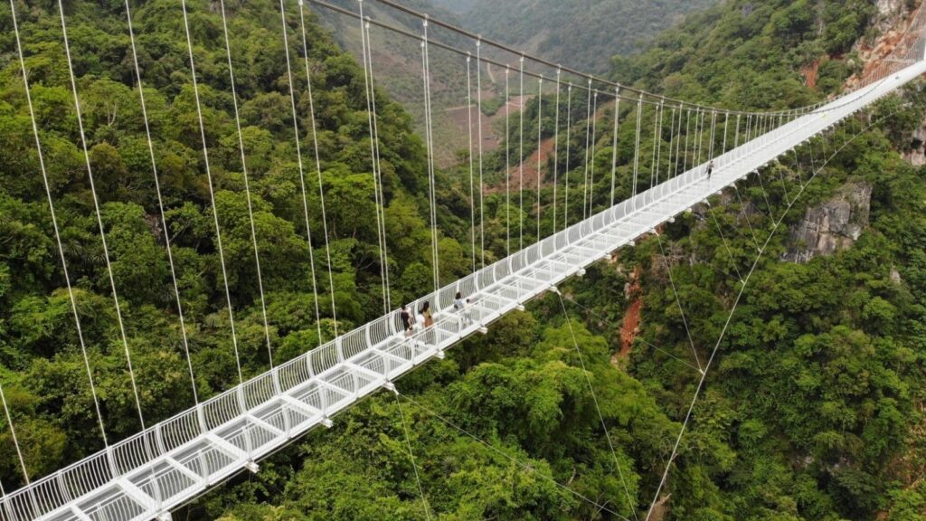 famous tourist bridges in Vietnam