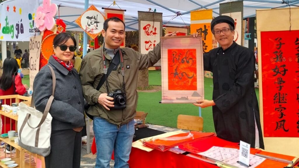 Vietnam traditional calligraphy