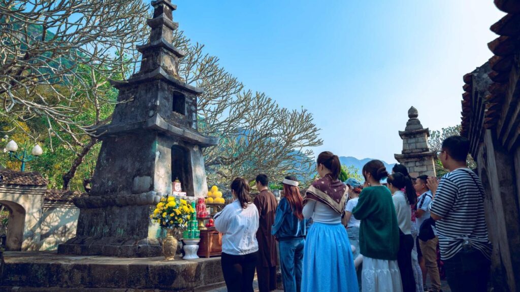 pilgrimage to Yen Tu